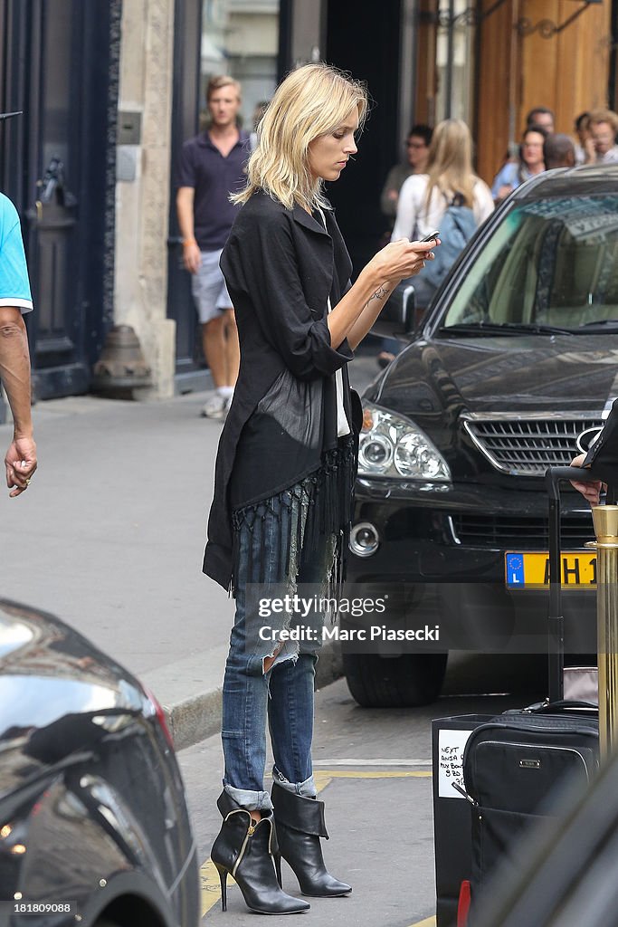 Anja Rubik Sighting In Paris