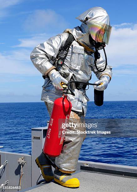 Ffe Fire Navy Naval Firefighters Photos and Premium High Res Pictures - Getty Images