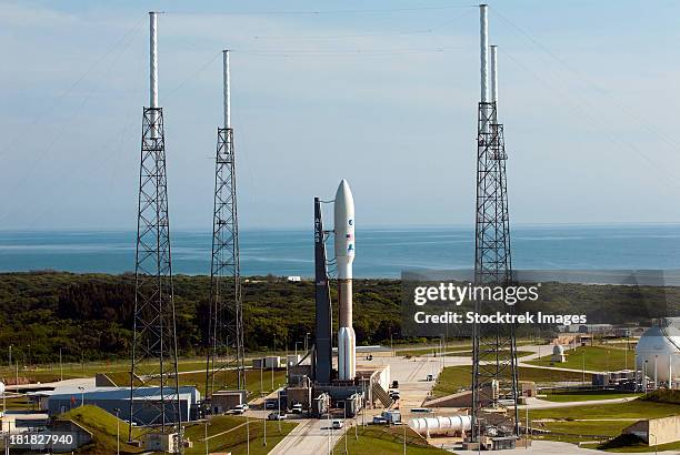 an atlas v-551 launch vehicle at cape canaveral air force station in florida. - united launch alliance stock pictures, royalty-free photos & images