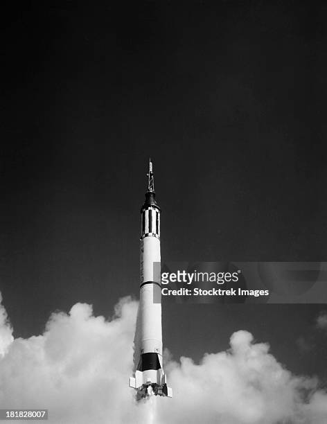 may 5, 1961 - launching of the mercury-redstone 3 rocket from cape canaveral, florida. - 1961 stock pictures, royalty-free photos & images