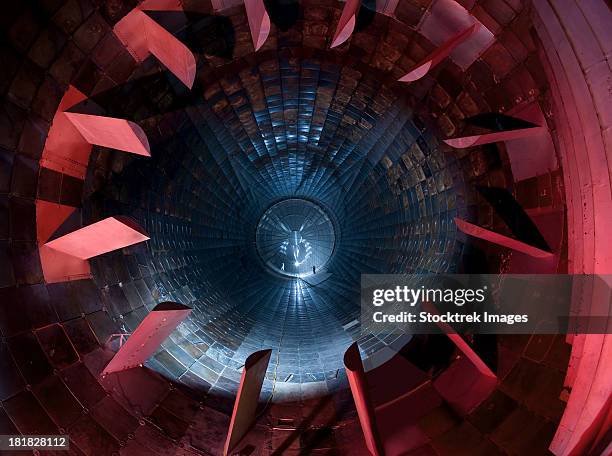 inside the diffuser section of a 16-foot supersonic wind tunnel. - aérodynamique photos et images de collection