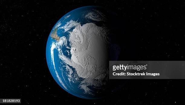 ful earth showing simulated clouds over antarctica. - southern hemisphere fotografías e imágenes de stock
