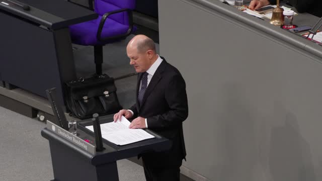 DEU: Scholz Gives Government Declaration Over Budget Crisis