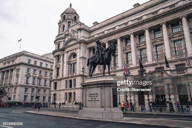 winston churchills - altes kriegsministerium - londoner stadtgebiet stock-fotos und bilder