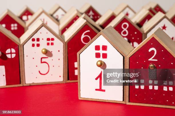 handmade wooden advent calendar - christmas calendar stockfoto's en -beelden