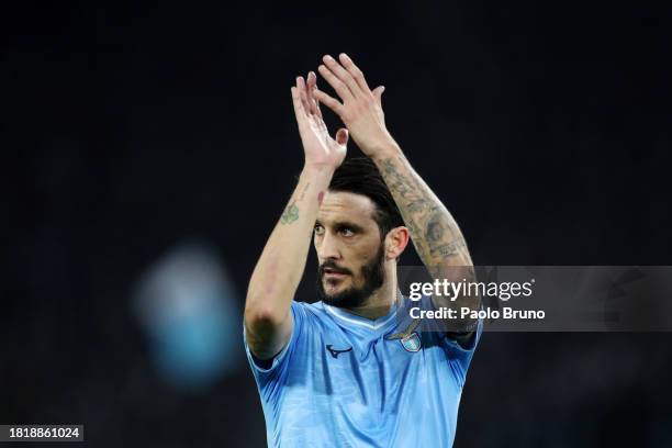 Luis Alberto of SS Lazio applauds during the UEFA Champions League match between SS Lazio and Celtic FC at Stadio Olimpico on November 28, 2023 in...