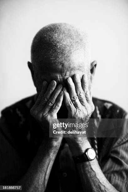 Suffer Face Man Suffering Face Fotografías e imágenes de stock - Getty Images