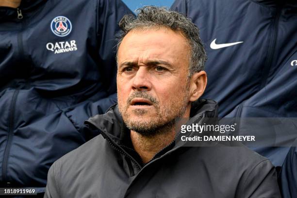 Paris Saint-Germain's Spanish headcoach Luis Enrique looks on during the French L1 football match between Le Havre AC and Paris Saint-Germain at The...