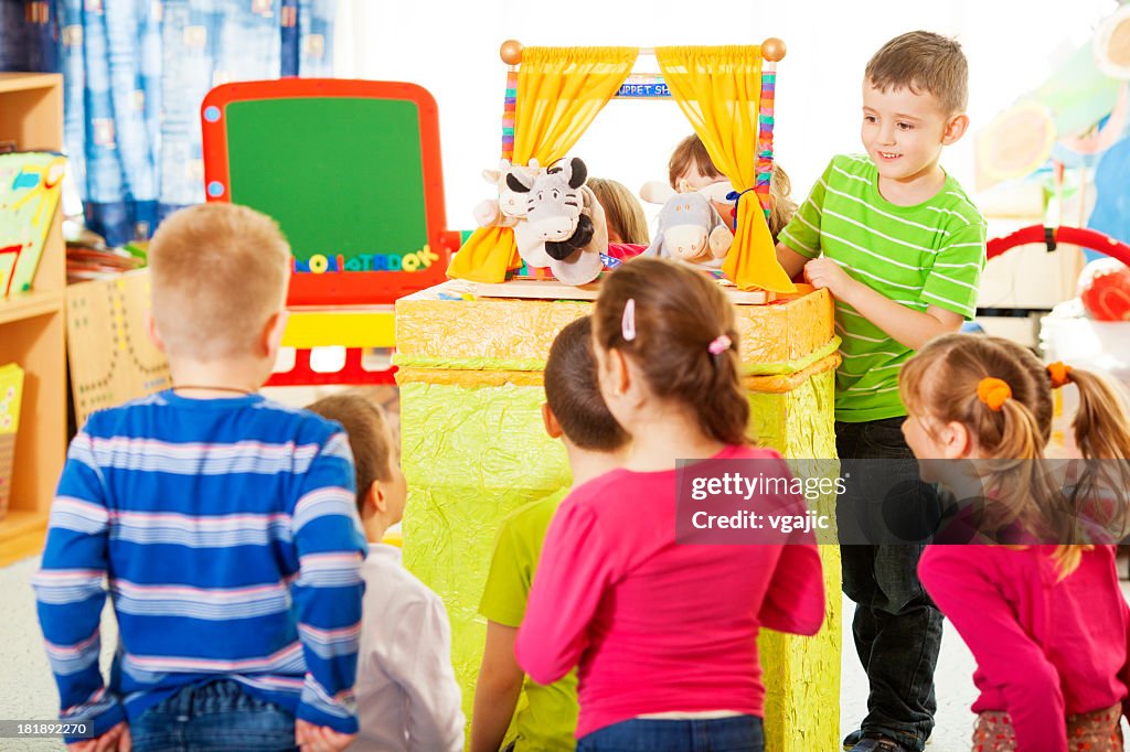 Hand Puppet Performance Children Playing Finger Puppet Show High-Res Stock Photo - Getty Images