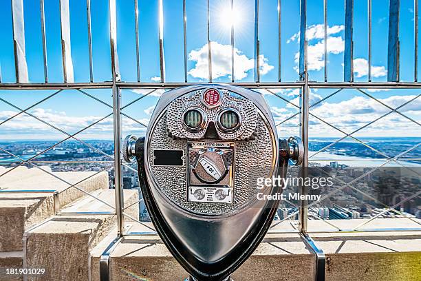 binoculars, new york city skyline empire state building - observation point stockfoto's en -beelden