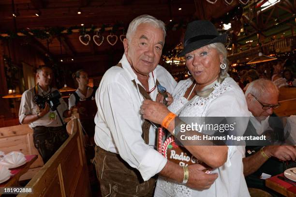 Musician Gus Backus and his wife Heidelore attend the 'Radio Gong Wiesn' as part of the Oktoberfest beer festival at Weinzelt at Theresienwiese on...