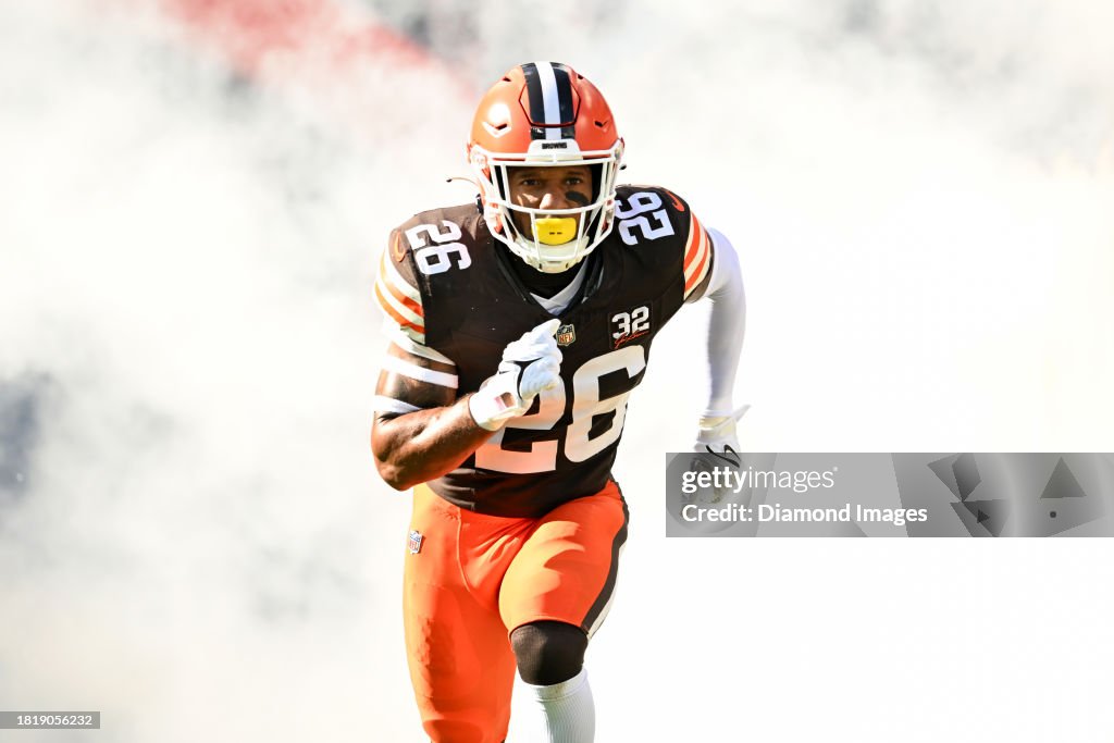 Pittsburgh Steelers v Cleveland Browns