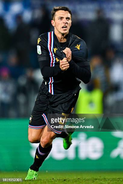 Simone Giordano of Sampdoria celebrates after scoring a goal during the Serie B match between Brescia and UC Sampdoria at Stadio Mario Rigamonti on...