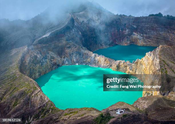 kelimutu crater lakes, flores, indonesia - flores stock-fotos und bilder