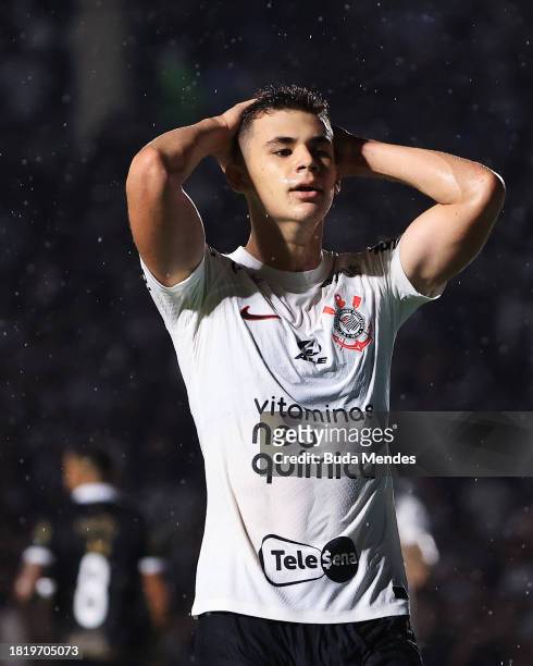 Gabriel Moscardo of Corinthians reacts during the match between Vasco Da Gama and Corinthians as part of Brasileirao 2023 at Sao Januario Stadium on...