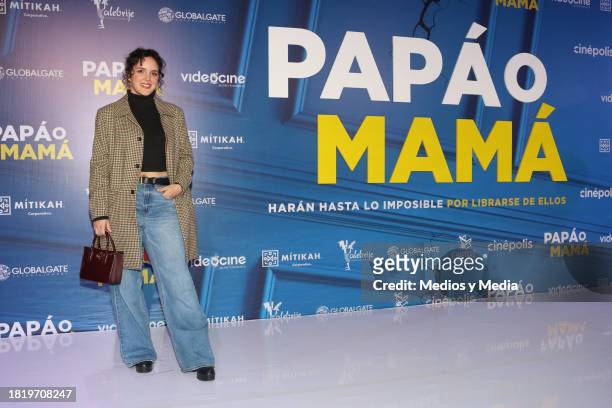 Mariana Cabrera poses for photos during 'Papá o Mamá' Film Red Carpet at Cinepolis Plaza Carso on November 28, 2023 in Mexico City, Mexico.