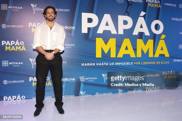 Patricio José poses for photos during 'Papá o Mamá' Film Red Carpet at Cinepolis Plaza Carso on November 28, 2023 in Mexico City, Mexico.