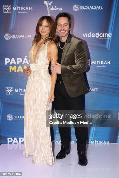 Silvia Navarro and Mauricio Ochmann pose for photos during 'Papá o Mamá' Film Red Carpet at Cinepolis Plaza Carso on November 28, 2023 in Mexico...