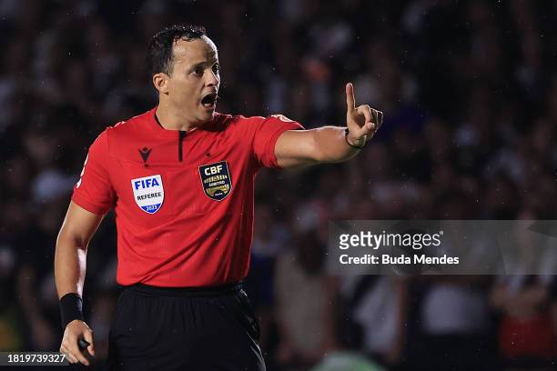 Referee Savio Pereira Sampaio gestures during the match between Vasco Da Gama and Corinthians as part of Brasileirao 2023 at Sao Januario Stadium on...