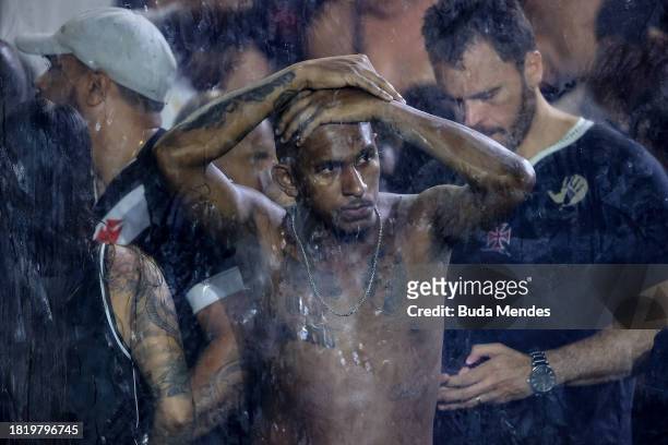 Fans of Vasco mourn the defeat after the match between Vasco Da Gama and Corinthians as part of Brasileirao 2023 at Sao Januario Stadium on November...