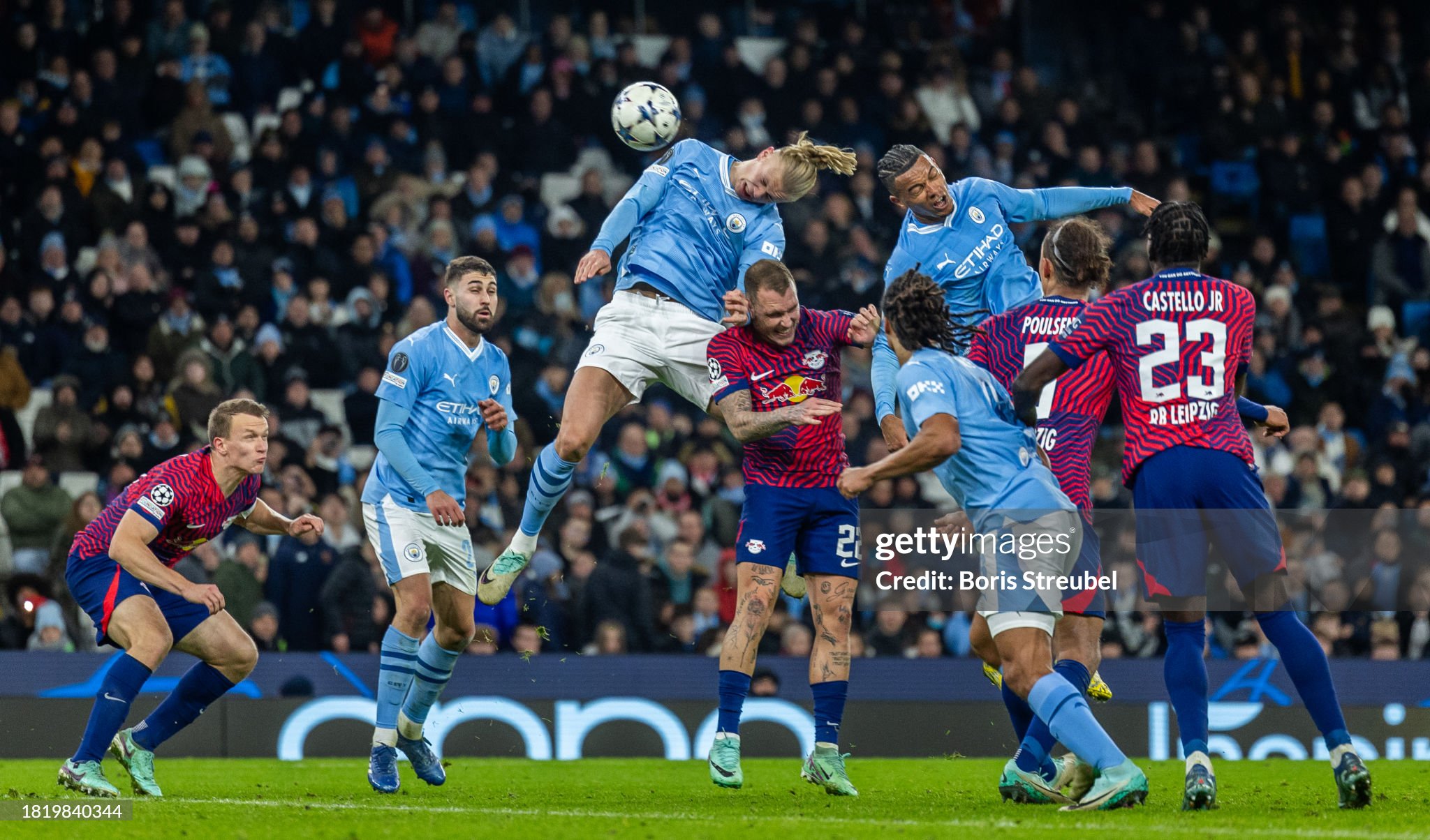 Manchester City completely turns it around after a phenomenal first half by Openda; Simons gets injured