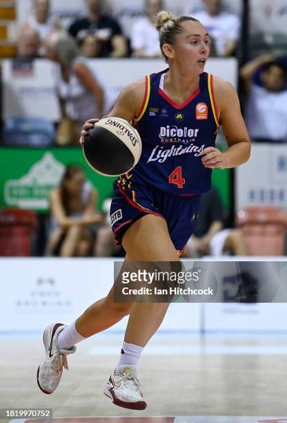Elizabeth Tonks of the Lightning in action during the WNBL match between Townsville Fire and Adelaide Lightning at Townsville Entertainment Centre,...