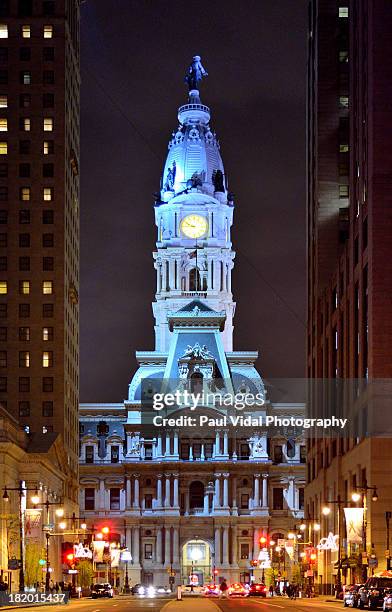 philadelphia city hall william penn statue - philadelphia city hall stock pictures, royalty-free photos & images