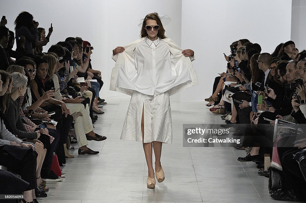 Chalayan - Runway RTW - Spring 2014 - Paris Fashion Week