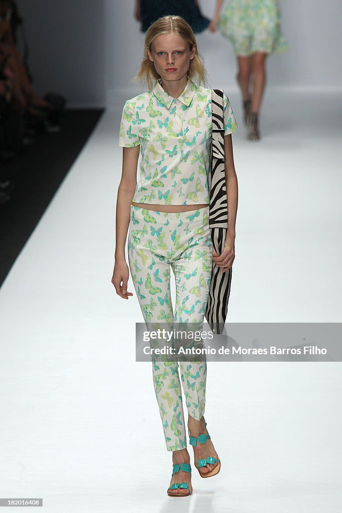 Vanessa Bruno : Runway - Paris Fashion Week Womenswear  Spring/Summer 2014