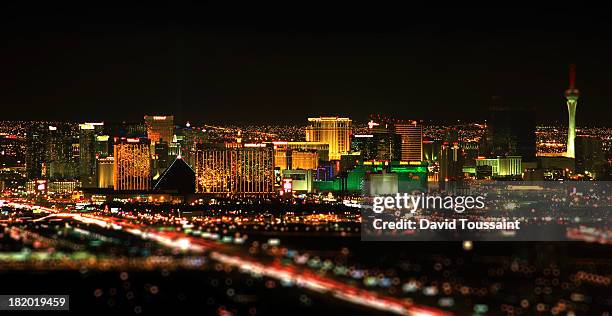 las vegas skyline - las_vegas fotografías e imágenes de stock