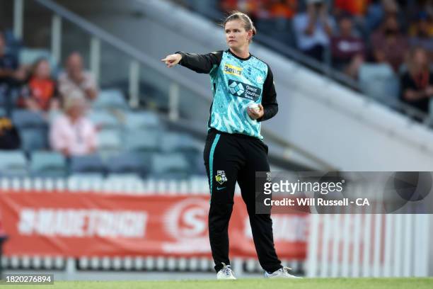 Jessica Jonassen of the Heat sets fielding positions during The Challenger WBBL finals match between Perth Scorchers and Brisbane Heat at WACA, on...