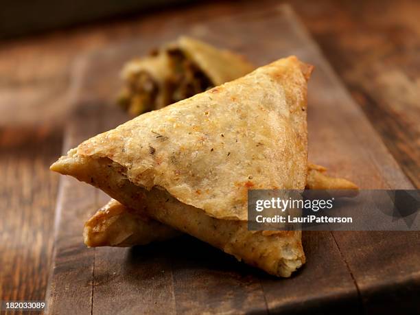 beef samosa - samosa stock pictures, royalty-free photos & images
