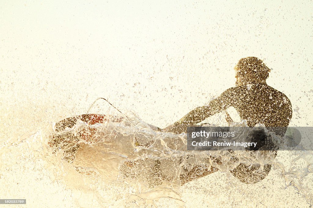 Surfer en action