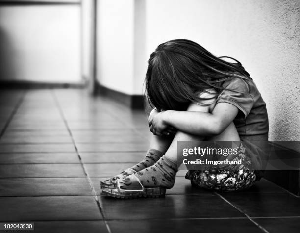 depressed kid - street child stock pictures, royalty-free photos & images