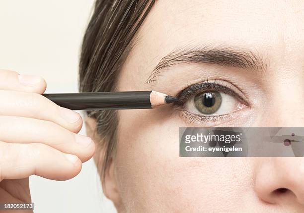 メイクアップ - eyeliner ストックフォトと画像