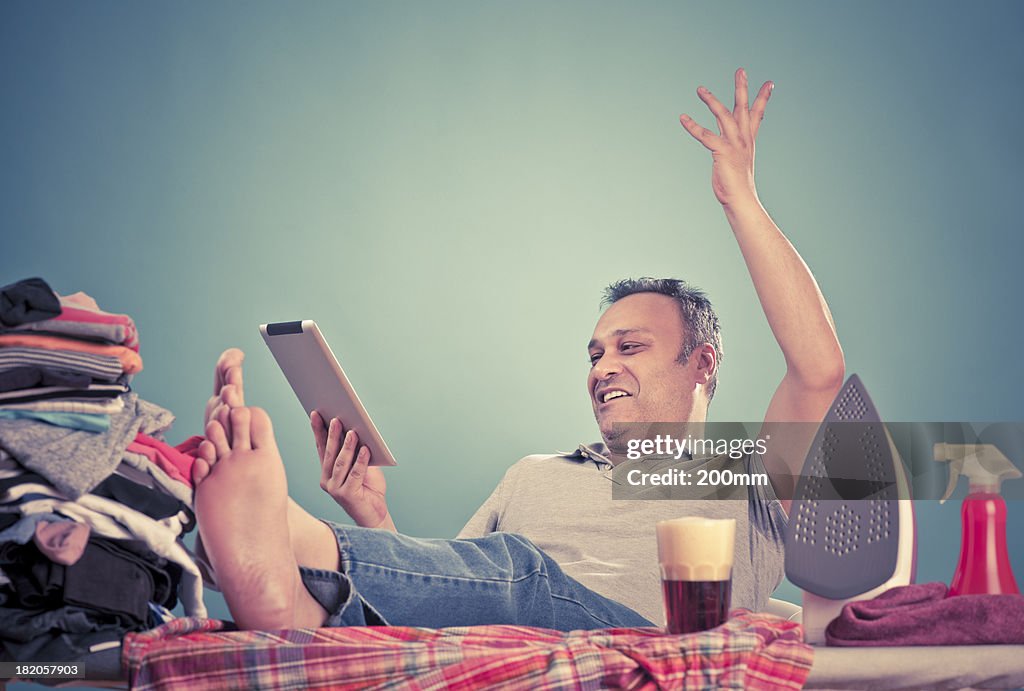 Adulto de idade mediana Loosing tempo, sem responsabilidades
