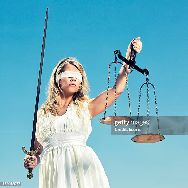 justicia de themis - lady justice fotografías e imágenes de stock