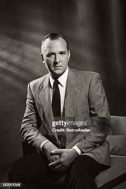 film noir style. portrait - 1950s man stockfoto's en -beelden