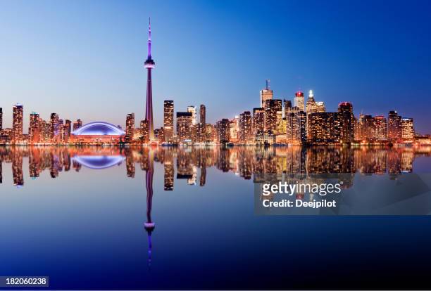 toronto city skyline in canada - toronto skyline stock pictures, royalty-free photos & images