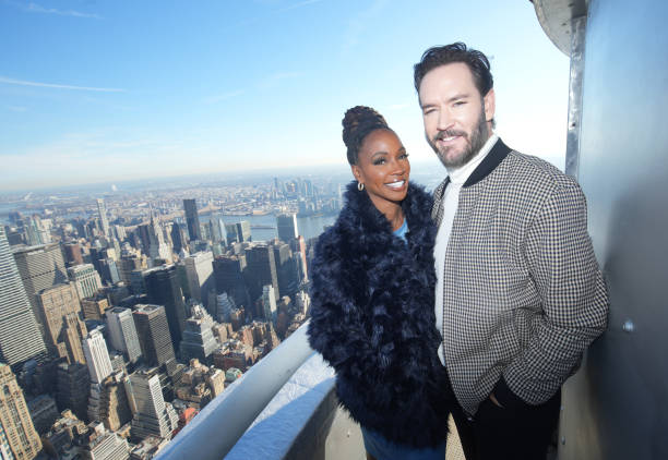 NY: Shanola Hampton & Mark-Paul Gosselaar Visit the Empire State Building