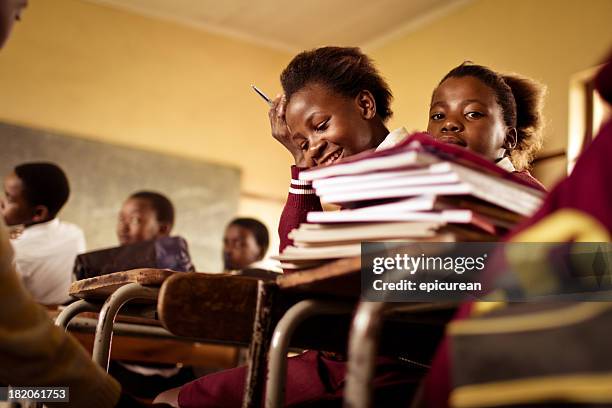 portrait of south african girls in a rural transkei classroom - ontwikkelingslanden stockfoto's en -beelden