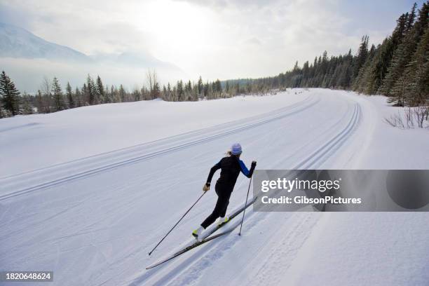 Cross Striding 11,479 Striding Stock Photos, High-Res Pictures, and Images - Getty Images