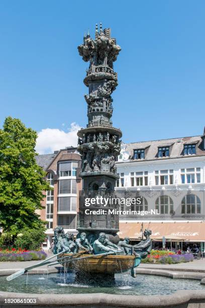 koblenz history column tells the history of koblenz - koblenz stock pictures, royalty-free photos & images