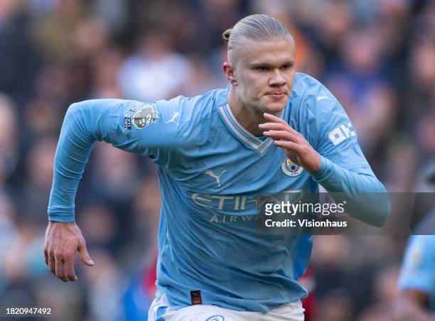 Erling Haaland of Manchester City in action during the Premier League match between Manchester City and Liverpool FC at Etihad Stadium on November...