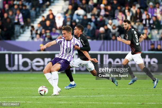 Julien PONCEAU - 09 Thijs DALLINGA during the Ligue 1 Uber Eats match between Toulouse Football Club and Football Club de Lorient at Stadium de...
