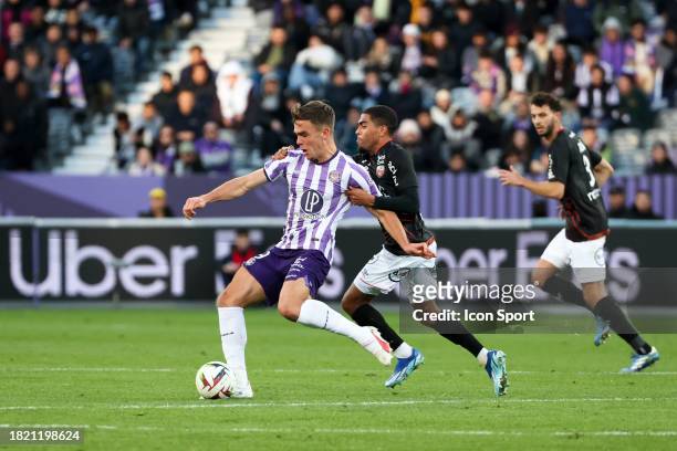 Julien PONCEAU - 09 Thijs DALLINGA during the Ligue 1 Uber Eats match between Toulouse Football Club and Football Club de Lorient at Stadium de...