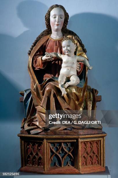 Virgin with Child Hans Klocker's workshop, polychrome wood sculpture. Bressanone, Museo Diocesano