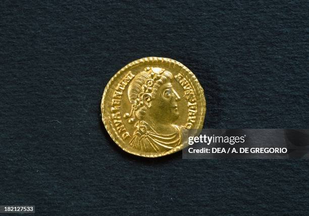 Valentinian Coin Emperor Valentinian I Photos et images de collection - Getty Images