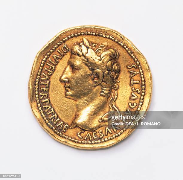 Gold medallion, minted for Caesar Augustus to commemorate the Sextus Pompey victory, recto. Roman coins, 1st century BC. Naples, Museo Archeologico...