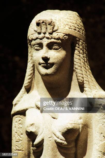 Ptolemaic queen, possibly Cleopatra VII, limestone statue, 62.2 x19.7x14.6 cm. Detail. Egyptian civilisation, Ptolemaic Period. New York, The...